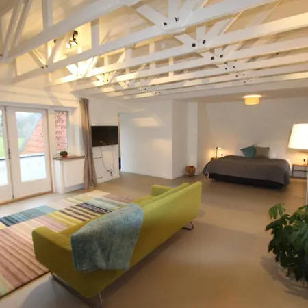 Hotel De Hazelaar 3*