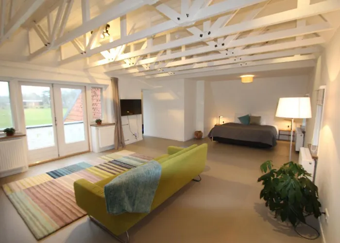 Hotell De Hazelaar 3*